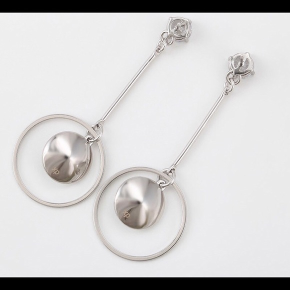 ‼️CLEARANCE‼️Pretty Swarovski Drop Hoop Earrings - Picture 4 of 11